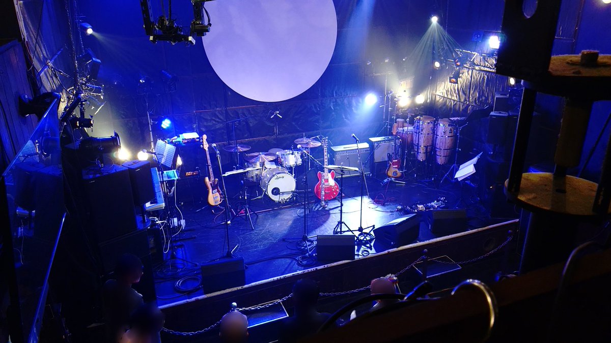 itani_perc_ds's tweet photo. 今夜はこのようなセッティングでした
This was the setup tonight
#ライブ #concert
#パーカッション #percussion
#コンガ #conga
#タンバリン #tambourine
#シェイカー #shaker
#クイーカ #cuica
#エイブルトンライブ #abletonlive
#ティンパニ #timpani
#ちりとり #dustpan #kehrschaufel https://t.co/DIegvZ9tqn