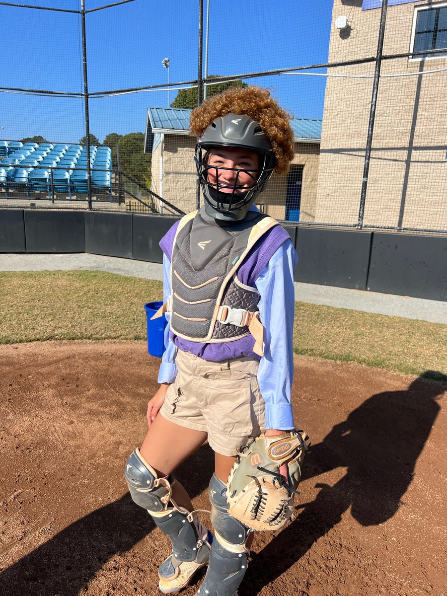 Happy Halloween !! 👻🎃💀🕸️

Whose costume was your favorite this year??