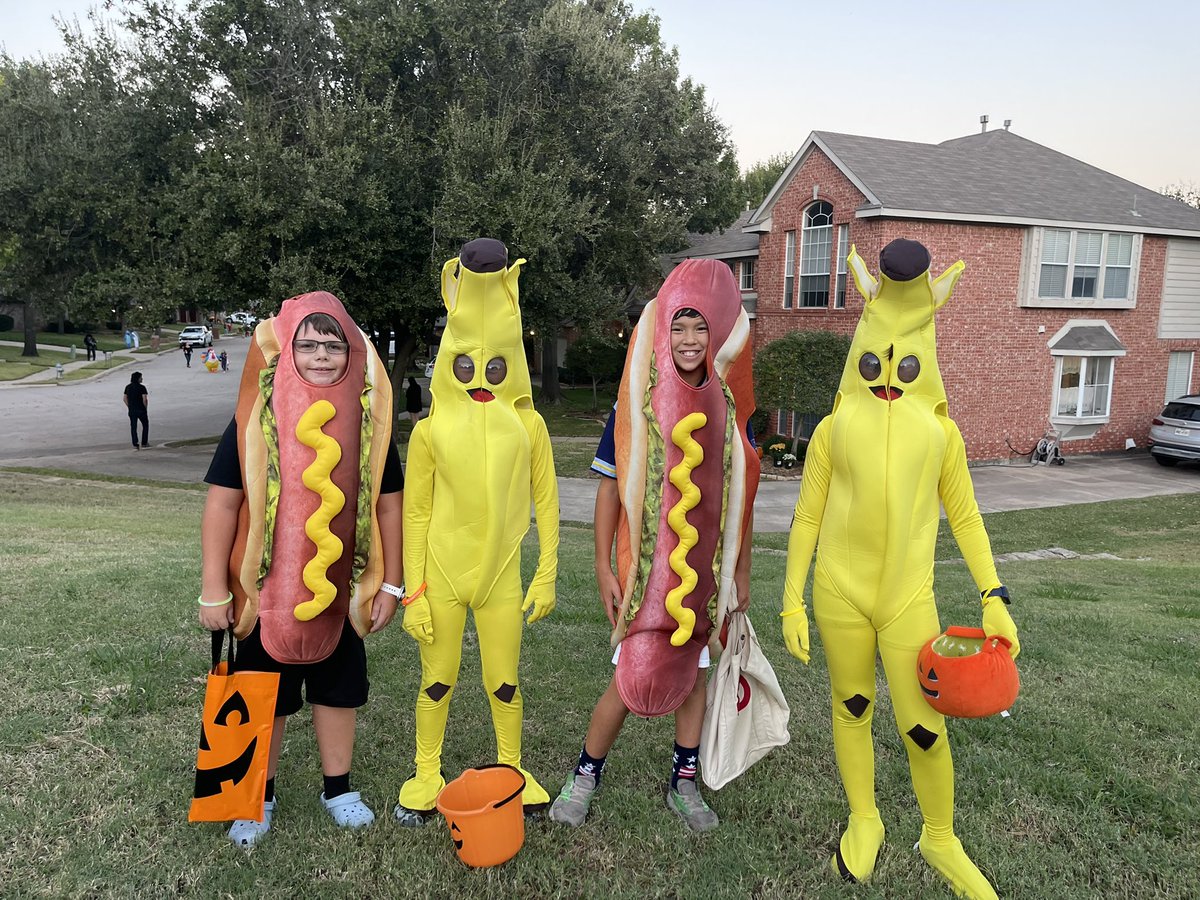 annboulom's tweet photo. Halloween 2024 https://t.co/1pKymzenj0