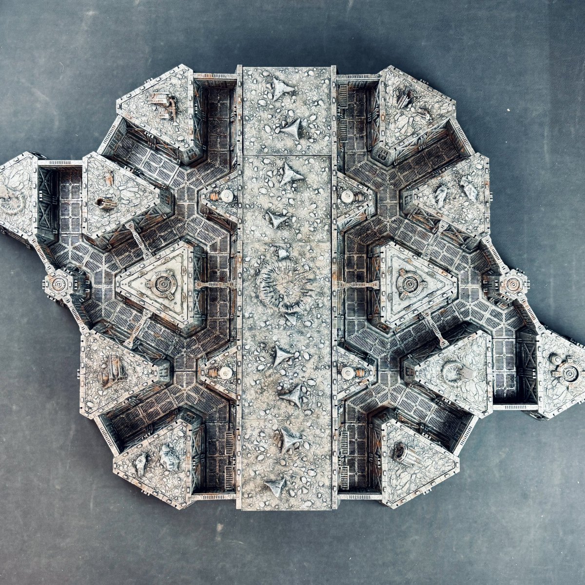 If you were wondering how flexible the core system for Trench Zone is when it comes to table layouts, here are a few examples using just the models from our Kill Team games.  You can also create asymmetrical, sprawling layouts as well as tight mirror-match arenas 👊😈