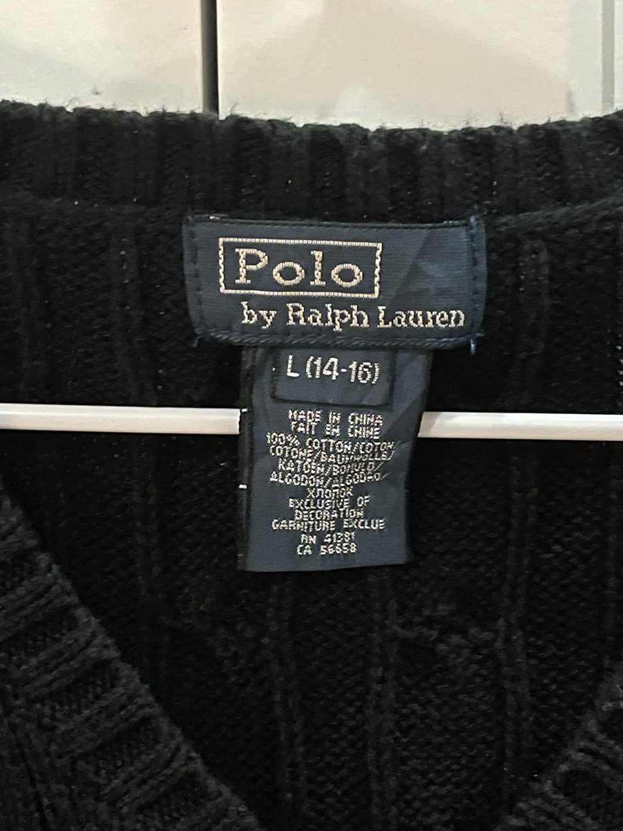 msroslynn's tweet photo. RALPH LAUREN knit vest 🩰
100% cotton and authentic 💘
อก 38-40 ยาว 24-25
ดำสนิท สภาพดีมากกกก
ส่งต่อ 950 รวมส่ง 
#ส่งต่อpolo #poloralphlauren #poloralphlaurenthailand #ส่งต่อเสื้อผ้า #ส่งต่อpolo #ไหมพรมมือสอง #ไหมพรมpolo #เสื้อผ้ามือ2 #ส่งต่อ #โล๊ะตู้ https://t.co/bENWRa95mL