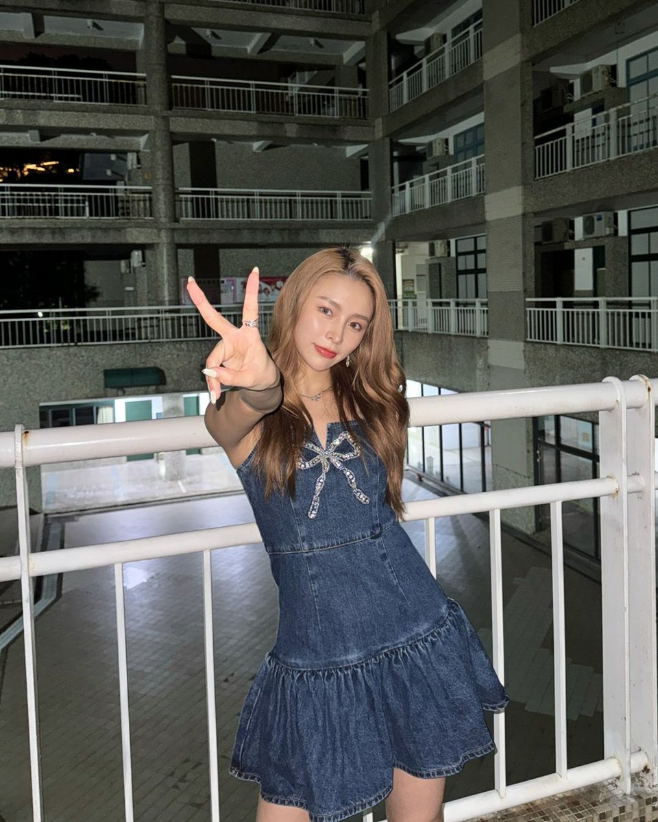 CLC__Intl's tweet image. 241102

Happy 26th birthday to Elkie!

We hope you have had a wonderful day today!

#HappyElkieDay
#Elkie #엘키 #莊錠欣 #庄锭欣
#CLC #씨엘씨 @CUBECLC