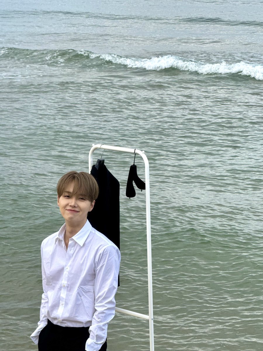 jaynleeeee's tweet photo. some behind photos of the song released today ❤️‍🔥 

just incase you haven’t seen it : ⬇️

https://t.co/qGlbkPQAnx https://t.co/GJOgkYuZwG