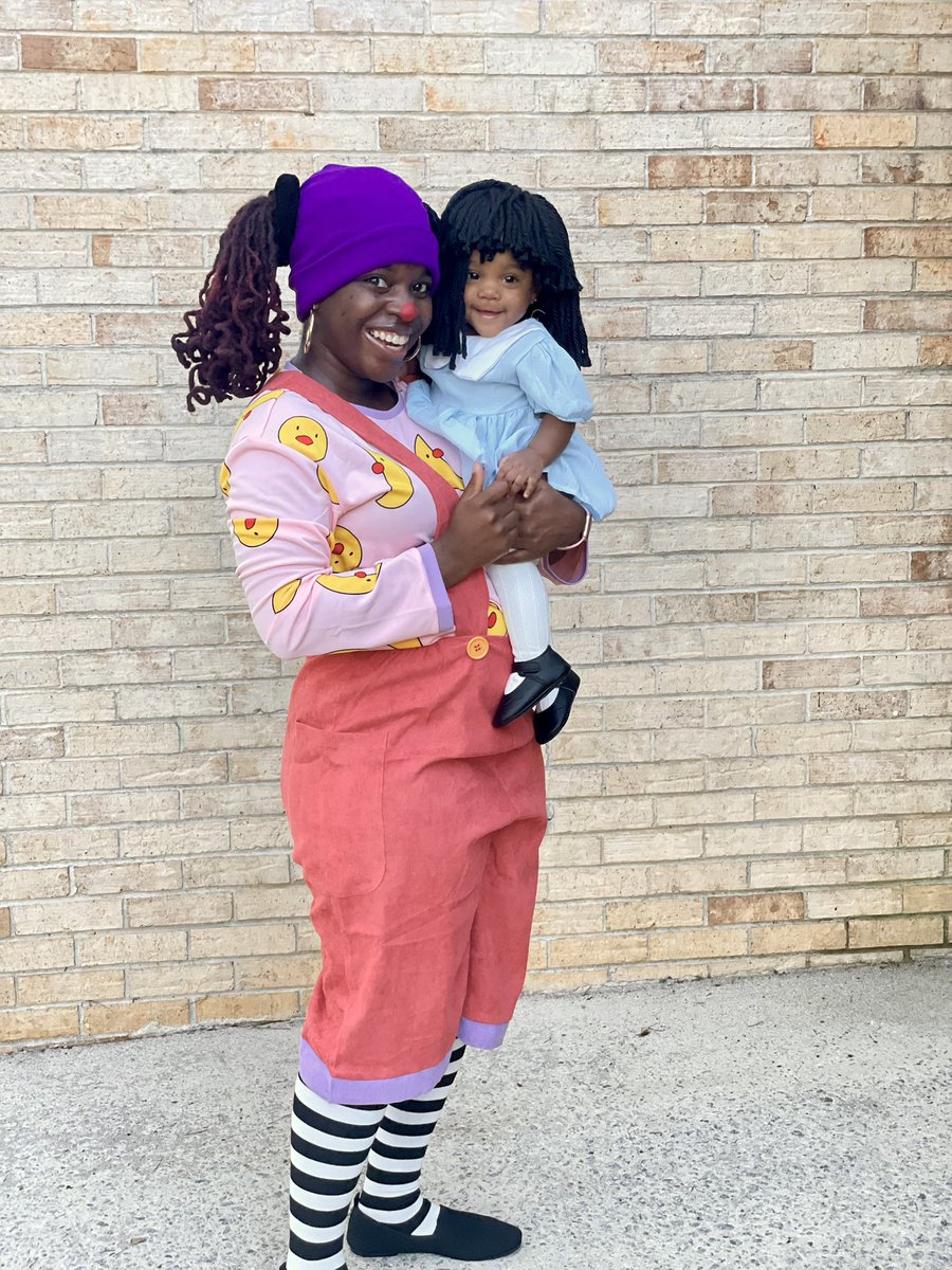 darkknluvlii's tweet photo. Loonette and Molly 
A Clown and her Dolly
#bigcomfycouch 
#halloween2k24 https://t.co/THHC26XULz