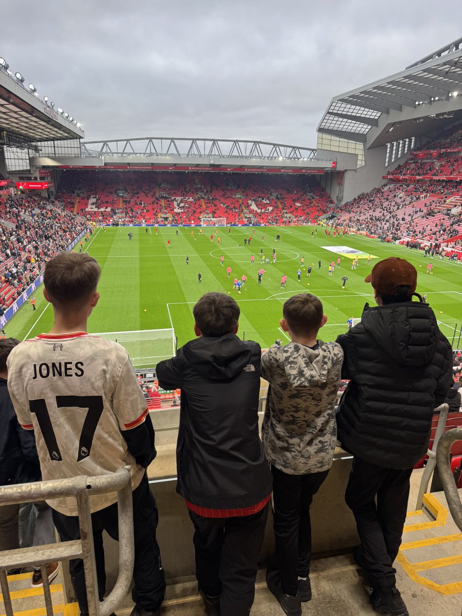 peter_bolster's tweet image. For some kids, even a simple day at the match feels like a world away. That’s why I’m incredibly 𝐏𝐑𝐎𝐔𝐃 to launch this initiative, which gives young, disadvantaged kids the chance to attend their first-ever competitive 𝐋𝐢𝐯𝐞𝐫𝐩𝐨𝐨𝐥 game at 𝐀𝐧𝐟𝐢𝐞𝐥𝐝. It’s not just…