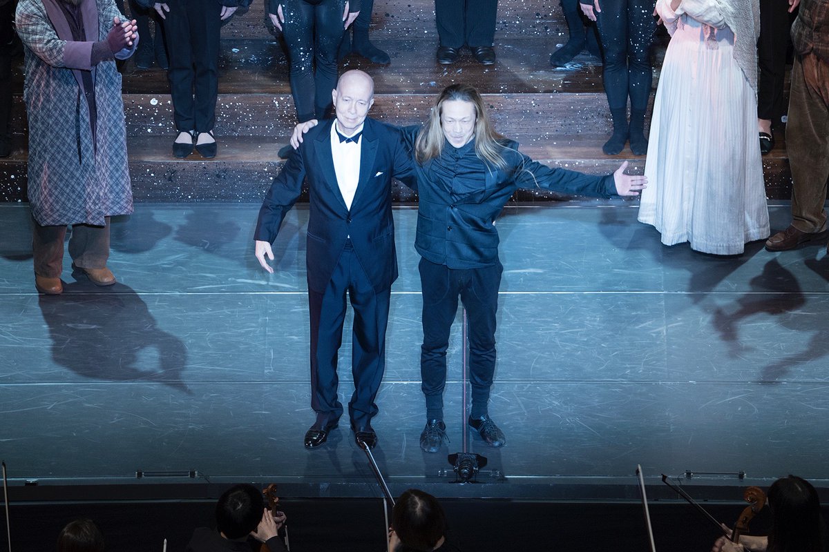 Voyage09170929's tweet image. ＼#ラ・ボエーム
🎊全公演 終幕🎊／

📷️大千穐楽
カーテンコールの #井上道義 と #森山開次 さん

写真📷️ 2/FaithCompany

東京→名取→京都→兵庫→熊本→金沢→川崎
7都市8公演を走りきったお二人👏

出演者・スタッフの皆様、
ブラボー！💐

#全国共同制作オペラ
#音楽生活写真展voyage