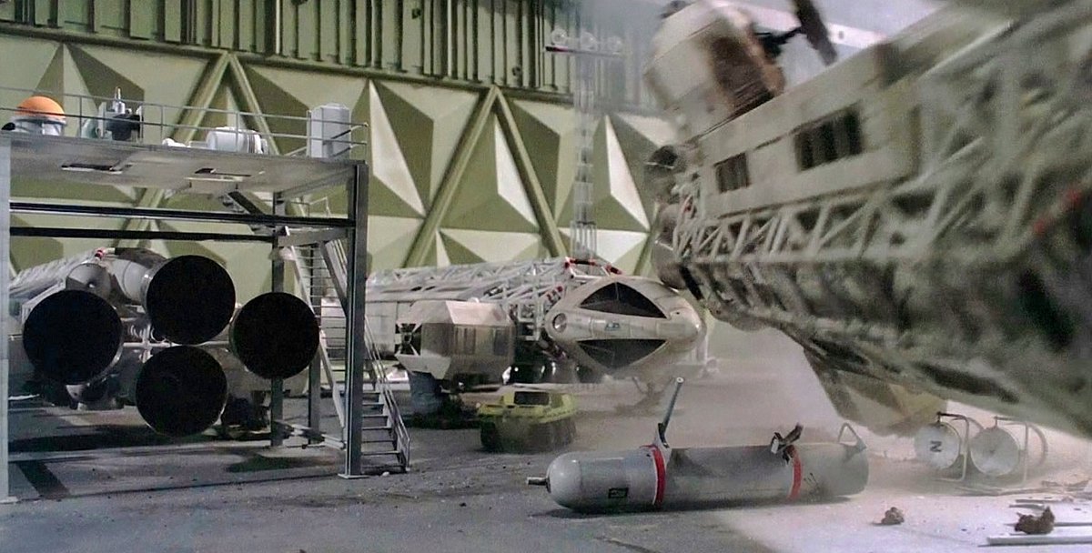 EagleAlpha1999's tweet photo. From left to right: #Eagle2 with a drooped engine; #Eagle1 standing pretty and #Eagle3 just showing-off... 😁 #Space1999 #SFX #Eagle #SpaceWarp #BrianJohnson #GerryAnderson https://t.co/1vsxgx8jEq