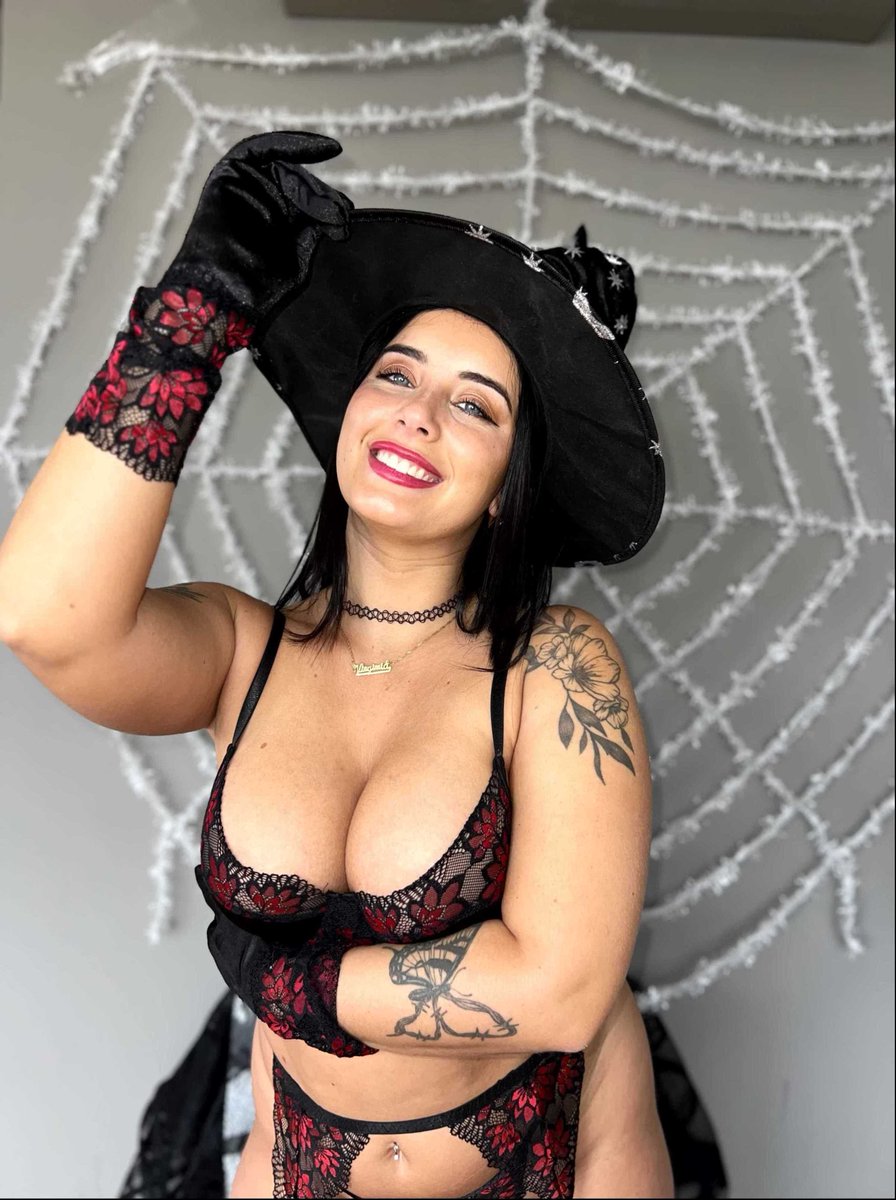 Does it bother you that a woman has tattoos? 🤔 #MorningQuestion