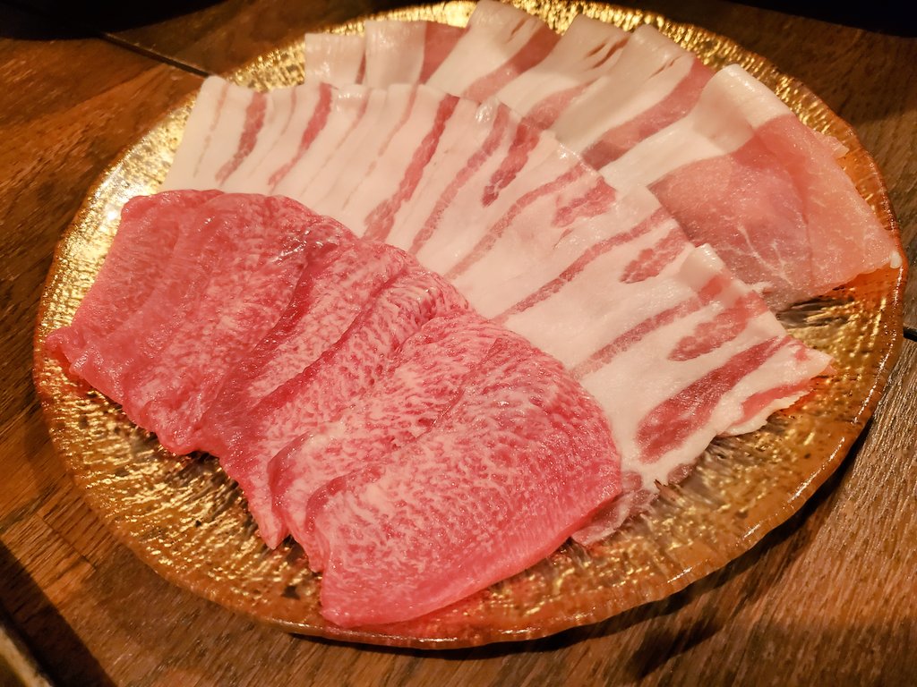 hsm_3333's tweet photo. 牛タンとアグー豚のしゃぶしゃぶ🐮🐷
美味！ https://t.co/cyzFodpbbJ