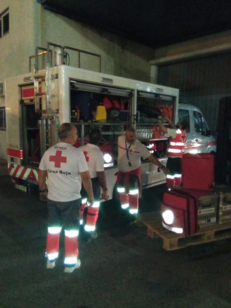 Cruz Roja en Cádiz tweet media