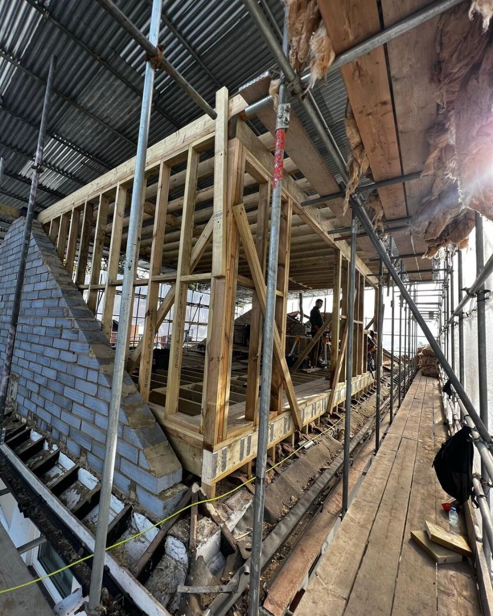 ERAlofts's tweet photo. Look 👀 at the extra space 📐 that be created for your home with a loft conversion 🏡✨  

#loftconversion #loftconversionbuild #loftconversiondesign #loftconversionideas #loftconversionbuilders #loftliving #croydon #purley #warlingham #oxted #westerham #limpsfield https://t.co/6uCO5dmpNm