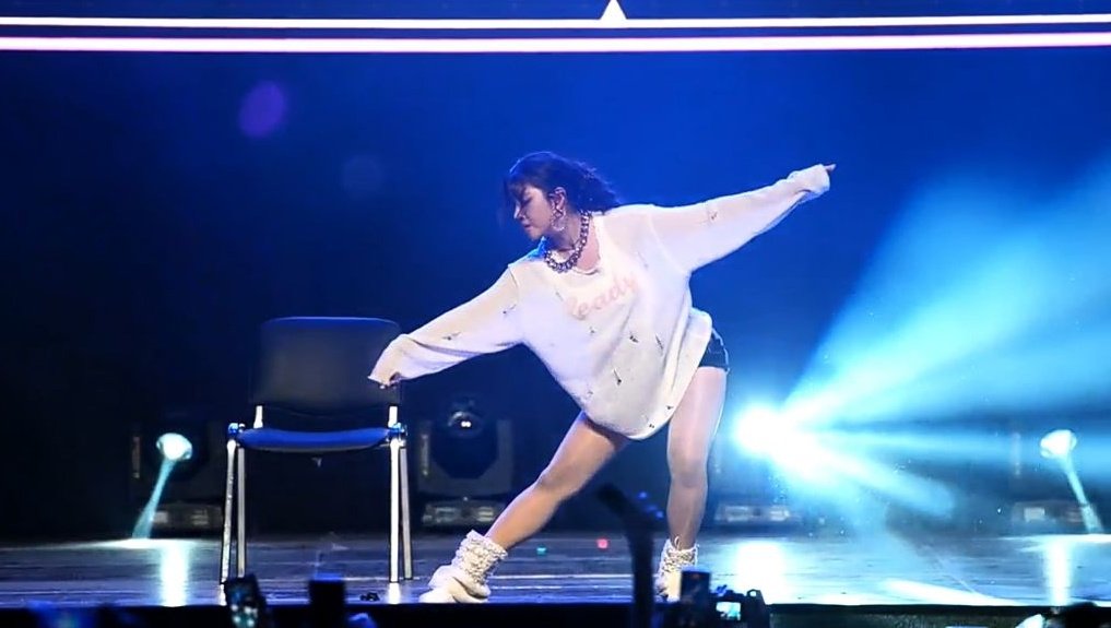 rina21376685263's tweet photo. shine my girl 💖

#XININMOSCOW #XIN #XIN2NDCONCERT #XININRUSSIA https://t.co/AniadGDWjf