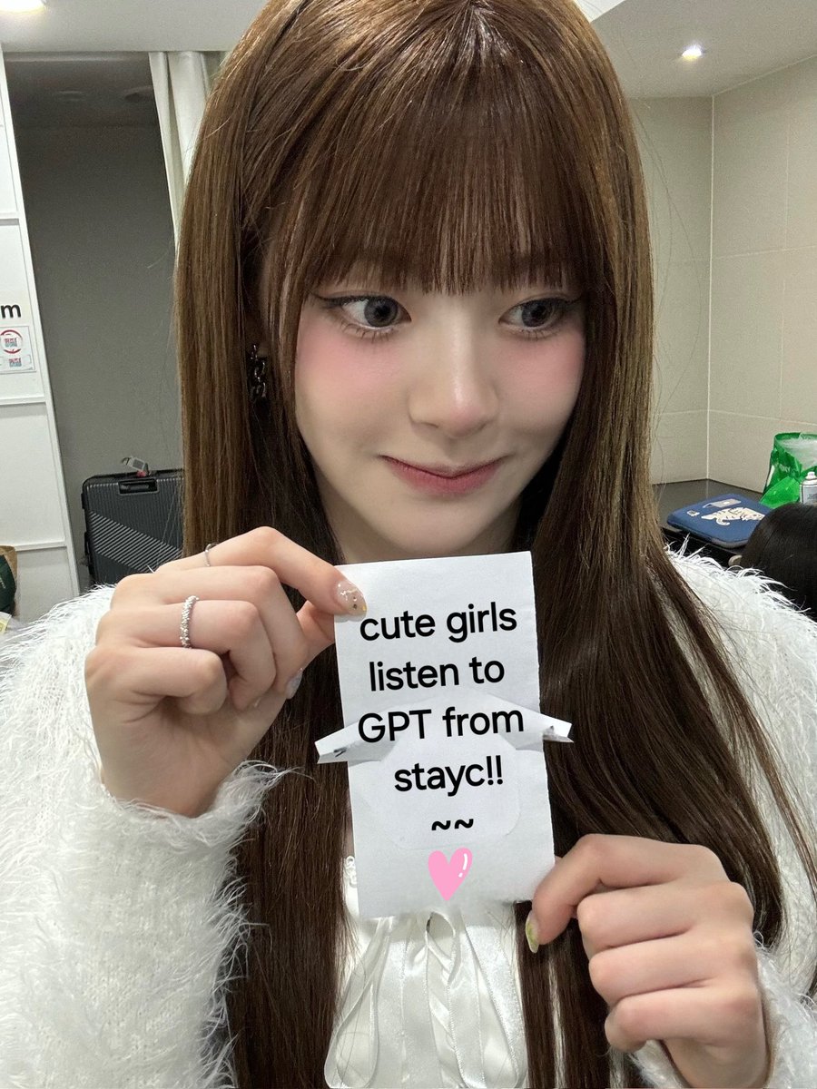 foxyseeun's tweet photo. seeun has a message for you !! 💬🩷
#STAYC #staycgpt #스테이씨 https://t.co/NnMGx3CcTM
