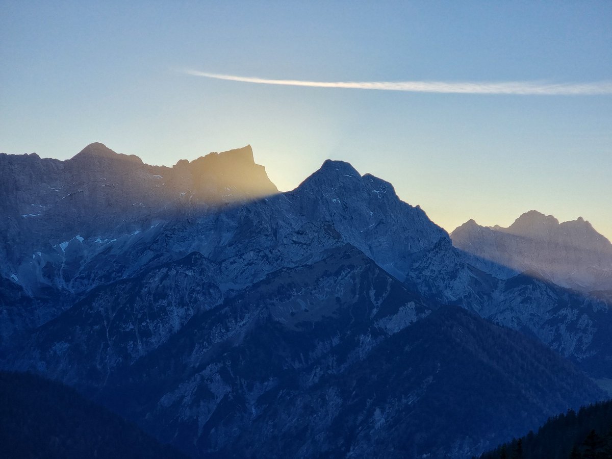 la_ontel's tweet photo. Auf dem Runterweg verabschiedet sich die Sonne, nach Sonnenuntergang zieht der Nebel rein.. https://t.co/1sF6ElWGTe