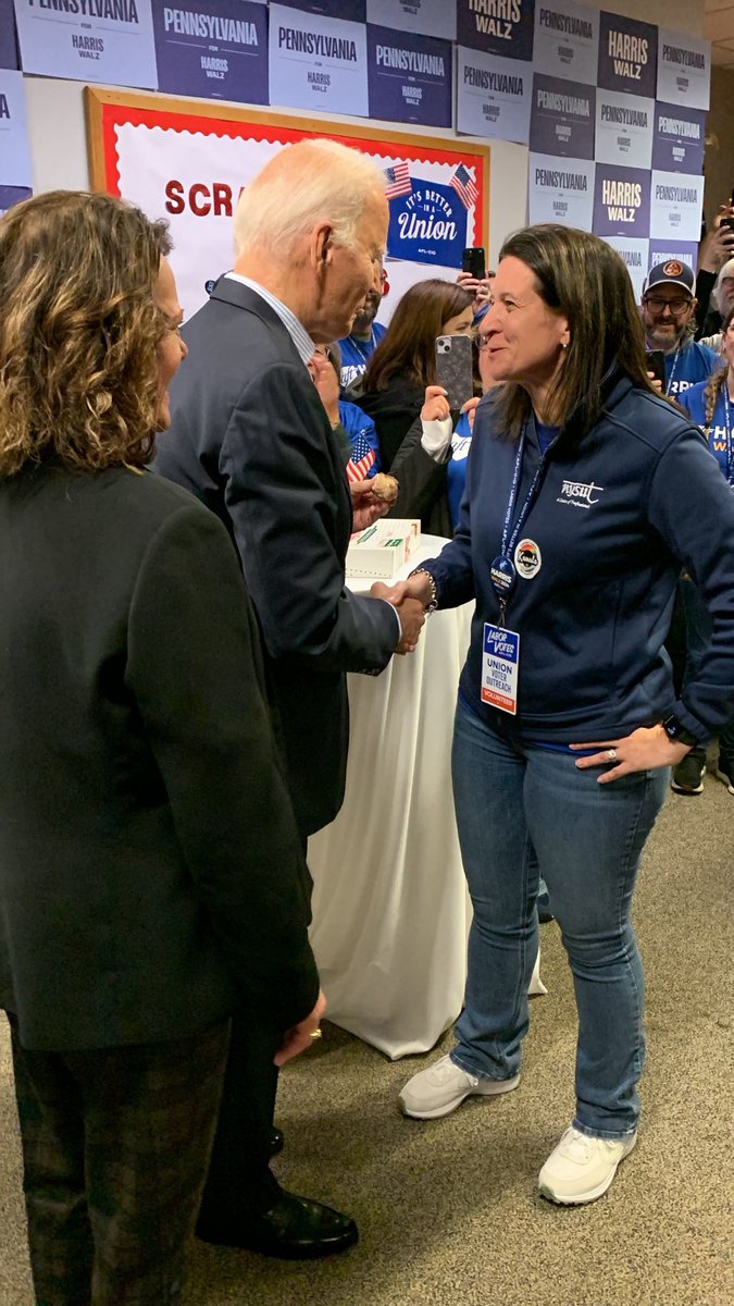 Melinda Person 🍎✌🌈 tweet media