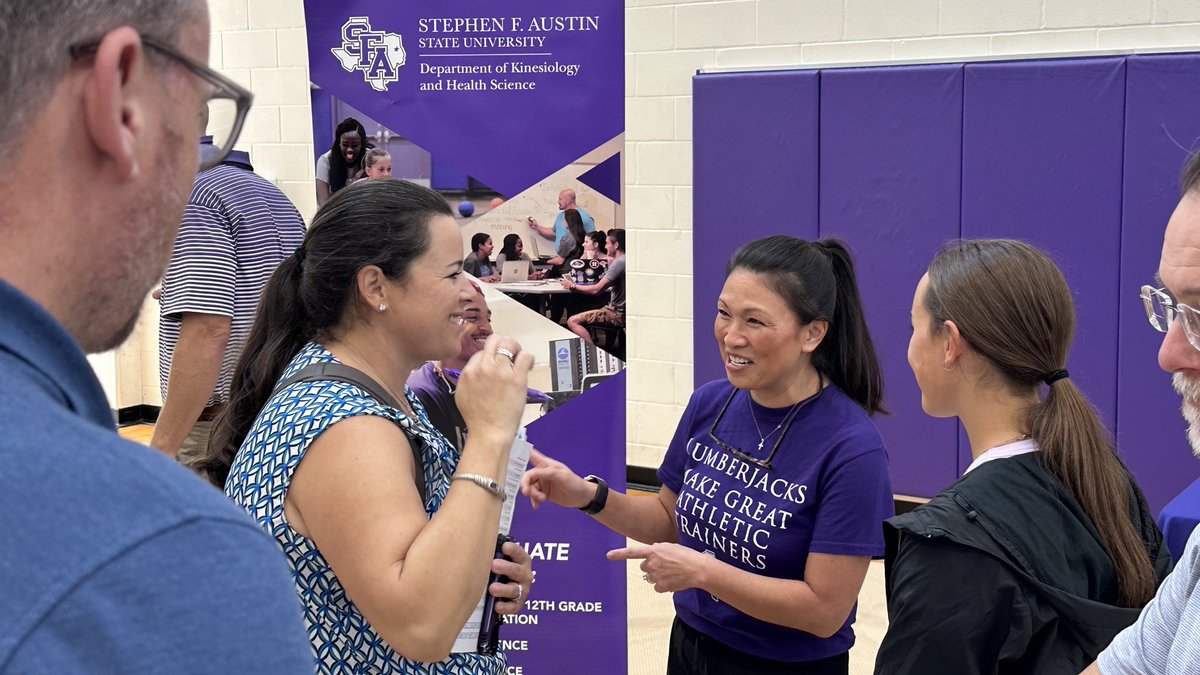KorbinPate's tweet photo. #SFAShowcaseSaturday was a good one! There is a lot of excitement from our future Lumberjacks and their families. #AxeEm https://t.co/W2C86UiUVR