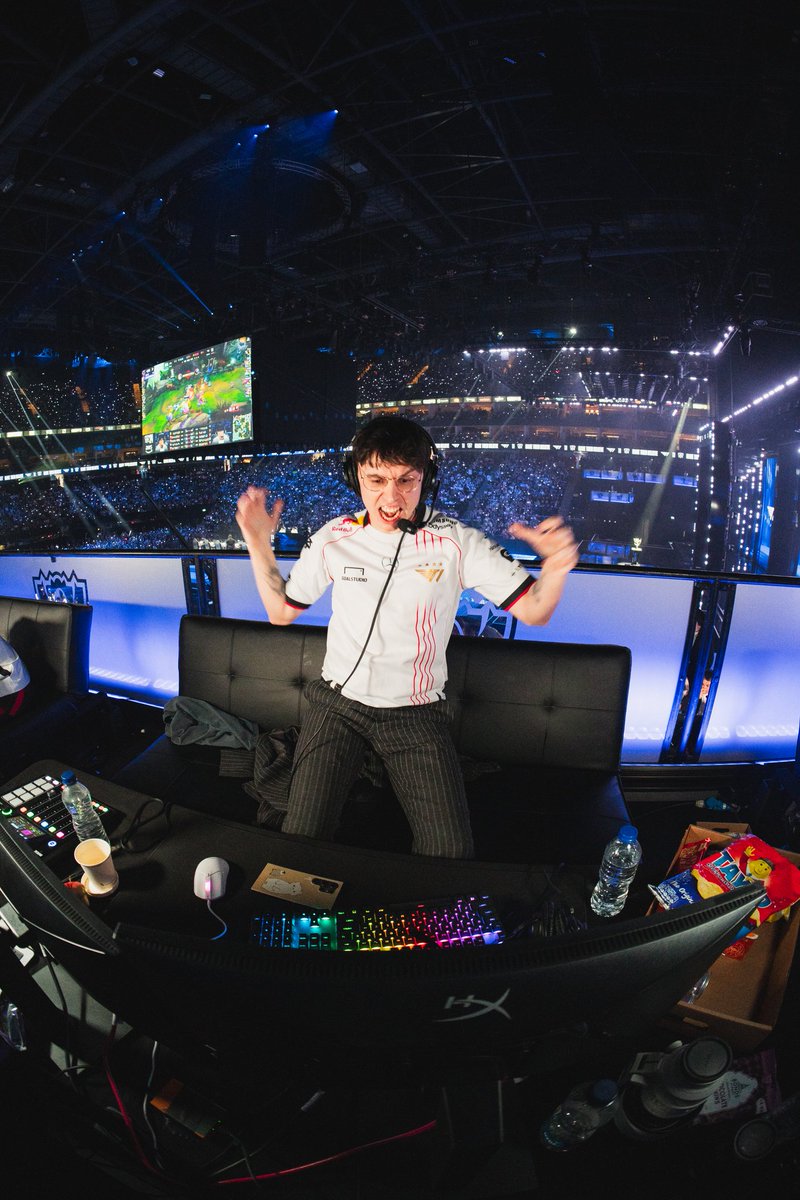 nah that photo is mental shout out to <a href="/Jian_Esports/">JIAN</a> 

HAHAHAHA WHAT AM I DOING MAN

"HE'S STILL ALIVEEEEEEEEEE"