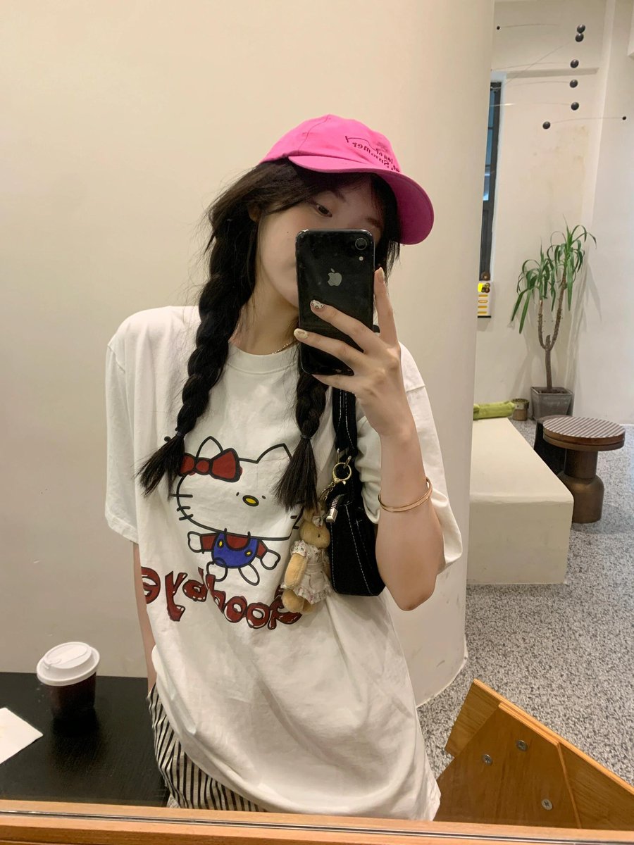 Roum68988's tweet photo. 当你拥有一个这么可爱的女朋友之后你会发现她真的很可爱 https://t.co/gOVh9jwxfI