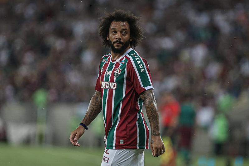 Vendo as notícias de hoje e as reações da torcida tenho visto muito um embate entre torcedores sobre "Mano Menezes x Marcelo." 

Acho que o tema principal e, possivelmente, o aprendizado do caso deveria ser "jogadores x instituição".

Marcelo, que estava mal na Grécia, chega e