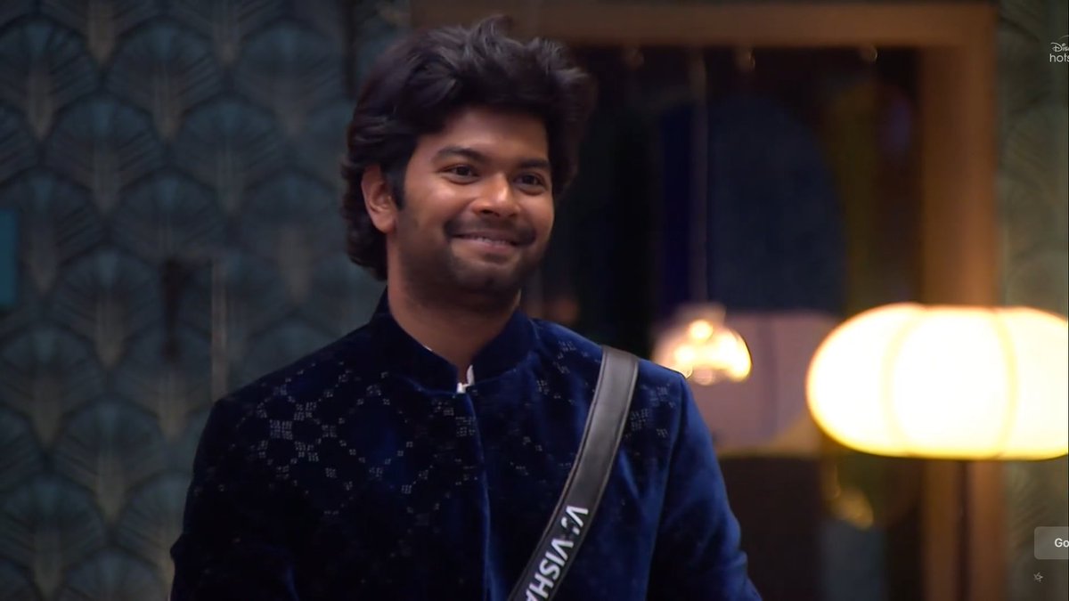 Rasigan_022's tweet photo. Who has the biggest fanbase ? 🤔

#biggbosstamil #biggbosstamil8 
#BiggBossTamil #Soundarya 

        Retweet 🔁                       Like ❤️ 
     #Soundariya                #VJVishal https://t.co/b5lmEZZZYa