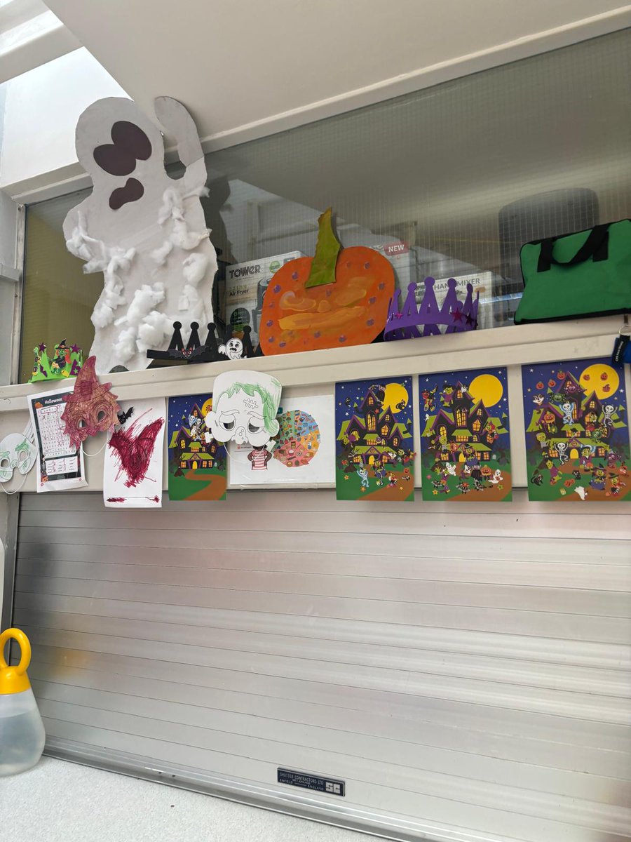 Our Halloween displays, lots of spooky art and crafts 👻🧙‍♀️
#Halloween #Octoberhalfterm