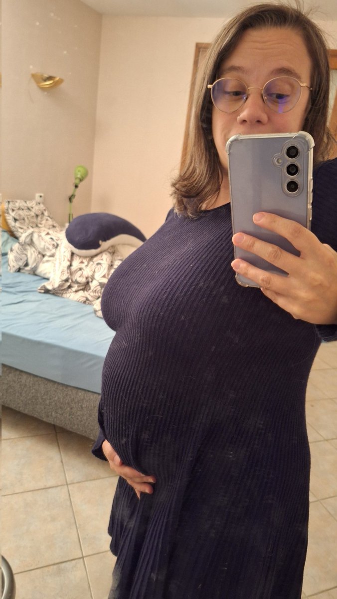 Mylène / Konala tweet media