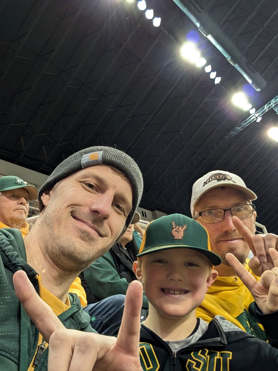 ATBlumer's tweet photo. #scheelsgameday #bisongameday https://t.co/8ZW4nujhWd