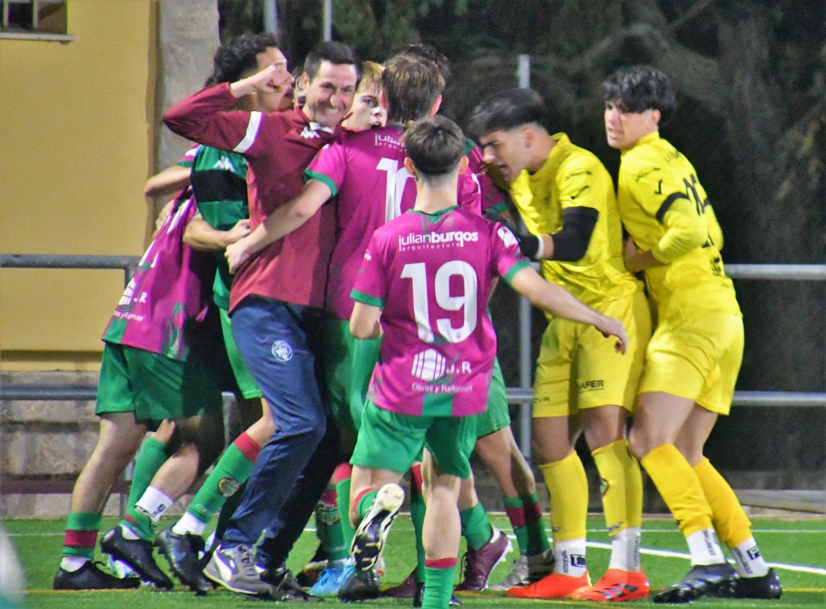 ciudaddeplasenc's tweet photo. ¡Nunca, NUNCA, hay que dejar de creer! 

⚽️ Gol en el 90, remontada jugando con uno menos y victoria de nuestro 𝗝𝘂𝘃𝗲𝗻𝗶𝗹 𝗔 por 2-1 ante la UD Cruz Villanovense 🙌🏻

¡Enorme, chicos! Todo esto es la recompensa al trabajo y la constancia 💜💚 https://t.co/8KTyltZAS8
