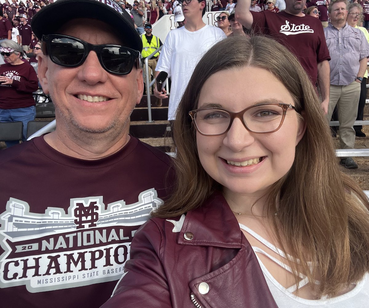 jaciebrianne's tweet photo. #HailState go dawgs!!🐶🐾 https://t.co/mTFiNTWlcR