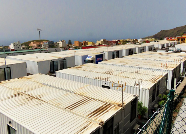 #sinecesitanmasayudaquelapidan El gobierno psicópata de Perro Sánchez, estará preparando nuevas casas como en la tragedia del volcán en Islas Canarias, sino al tiempo.