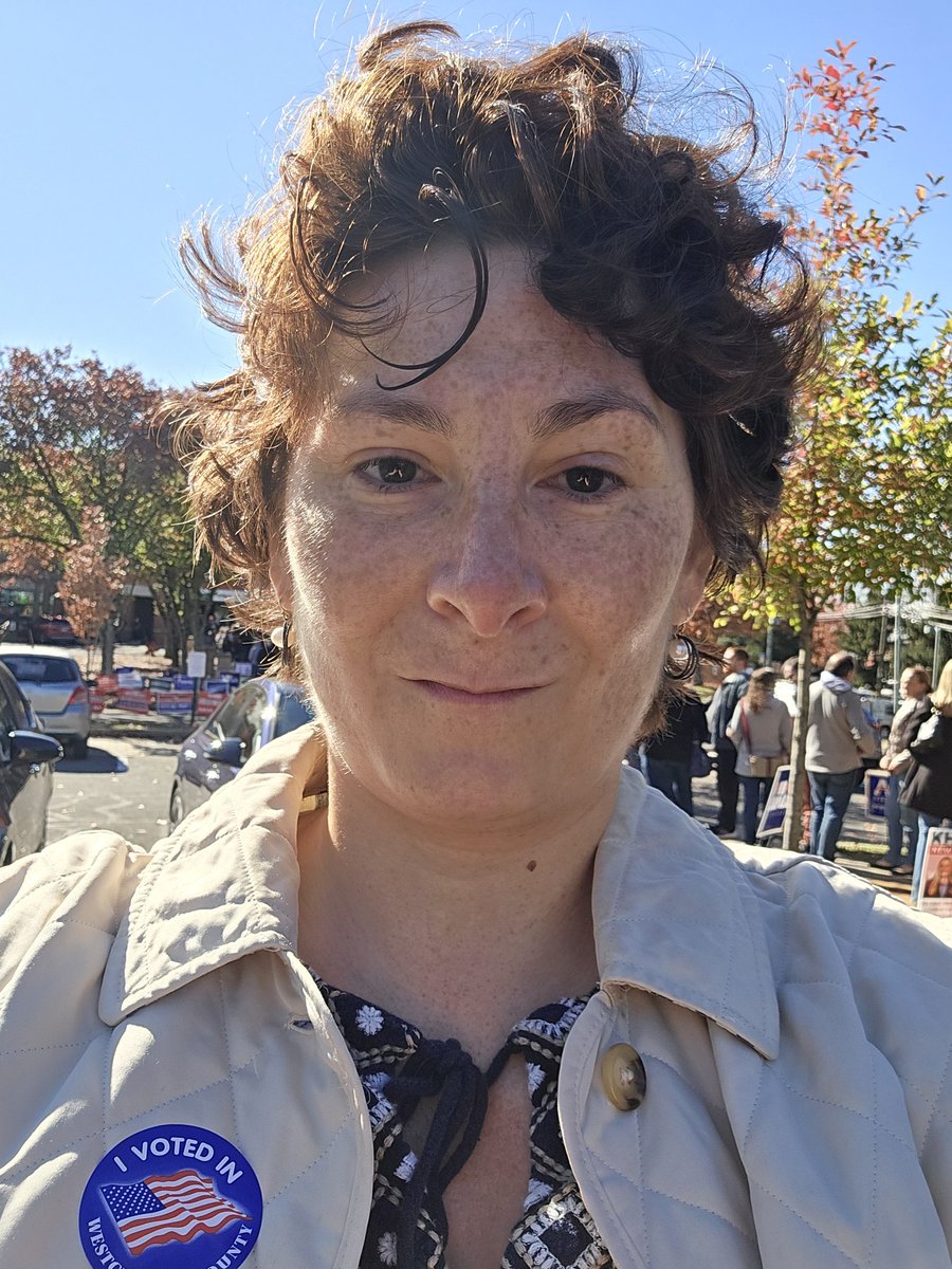 Early voting site near me opened at 10am.  I got in line at 10 13. Parking lot was full, finally got to cast my ballot at 11 40. Line still out the door. Go #Democracy ! #Vote