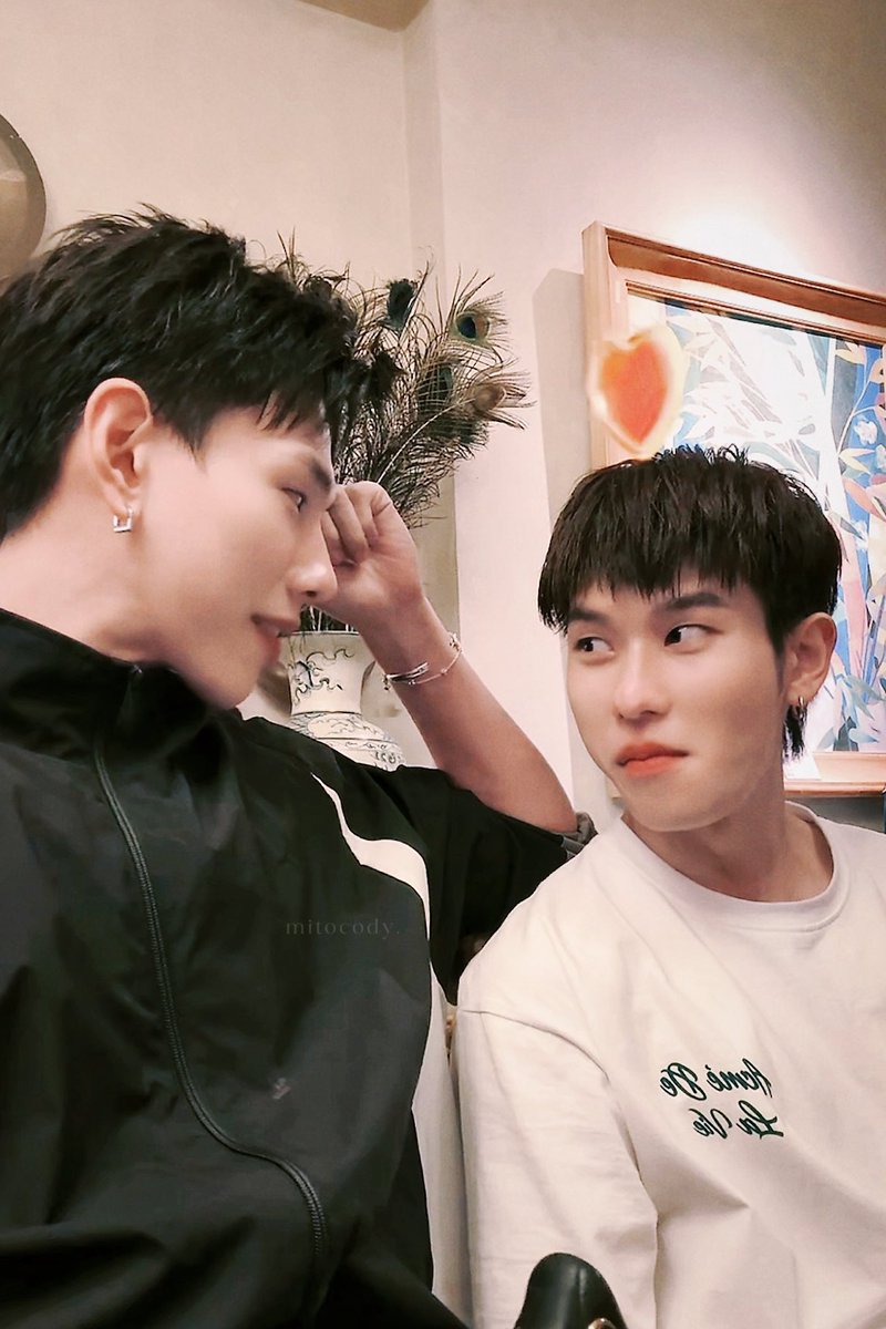 mitocody's tweet photo. สายตาพตอคือแบบ ฮ้อบบบบบบ 😭😭😭💖 https://t.co/jGYNVDKpBA