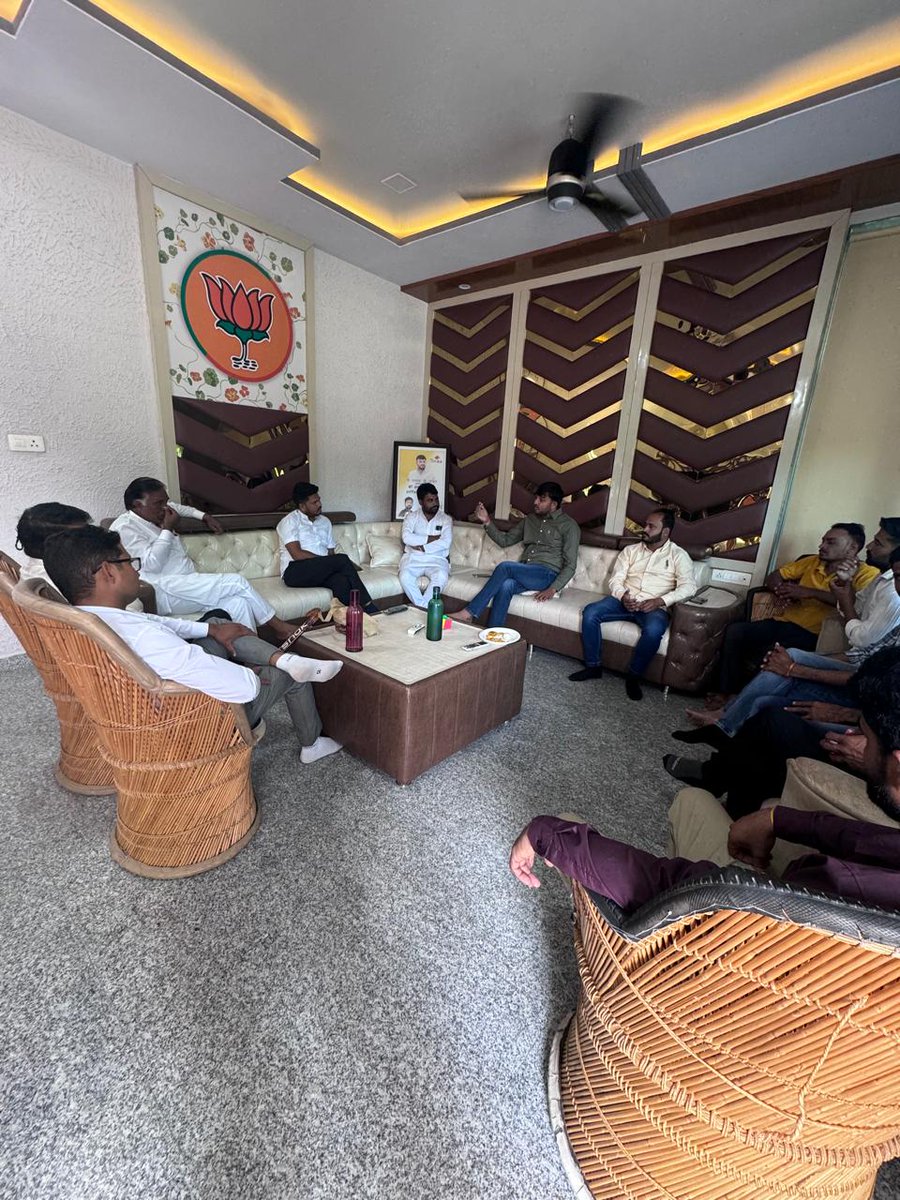 Prakash bhakar (@prakashbhakar_) on Twitter photo दीपावली पर रामा-श्यामा की परंपरा स्नेह और आत्मीयता से परिपूर्ण होने के साथ सामाजिक रूप से सजीवता लाती है सभी का मिलने वाला शुभाशीष वर्ष भर कार्य करने का प्रोत्साहन और सम्बल होता है हर वर्ष की भांति इस वर्ष भी निवास स्थान पर अपनों के बीच आत्मिक पल ।
<a href="/madanrrathore/">Madan Rathore</a>
<a href="/BJP4Rajasthan/">BJP Rajasthan</a> दीपावली पर रामा-श्यामा की परंपरा स्नेह और आत्मीयता से परिपूर्ण होने के साथ सामाजिक रूप से सजीवता लाती है सभी का मिलने वाला शुभाशीष वर्ष भर कार्य करने का प्रोत्साहन और सम्बल होता है हर वर्ष की भांति इस वर्ष भी निवास स्थान पर अपनों के बीच आत्मिक पल ।
<a href="/madanrrathore/">Madan Rathore</a>
<a href="/BJP4Rajasthan/">BJP Rajasthan</a>
