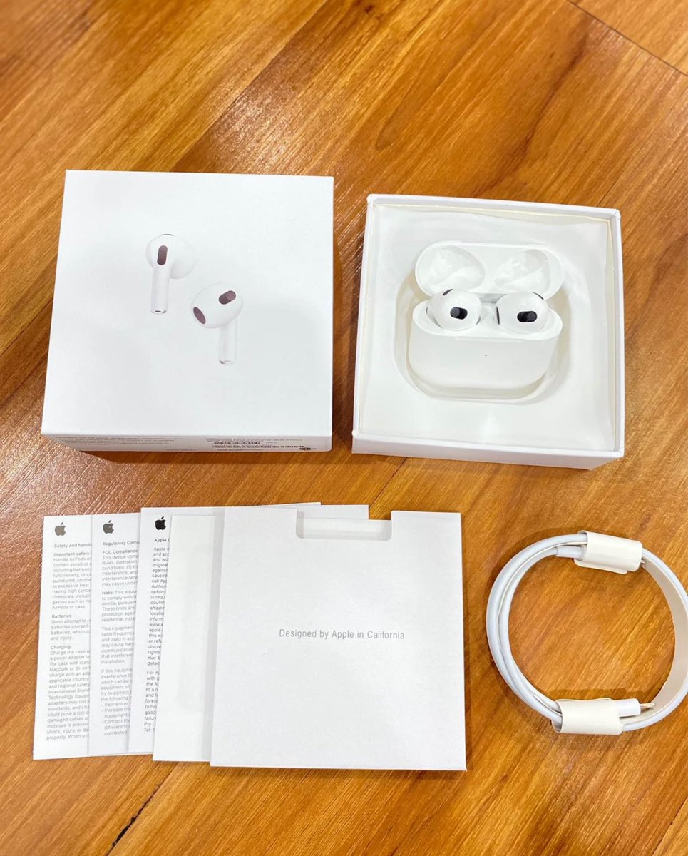 podtechph's tweet image. Latest Airpods Gen 3 for 999php ‼️SALE ‼️

☁️ complete accessories 
☁️ brandnew (limited stocks only)
☁️ dm to order 

go get yours now ✨