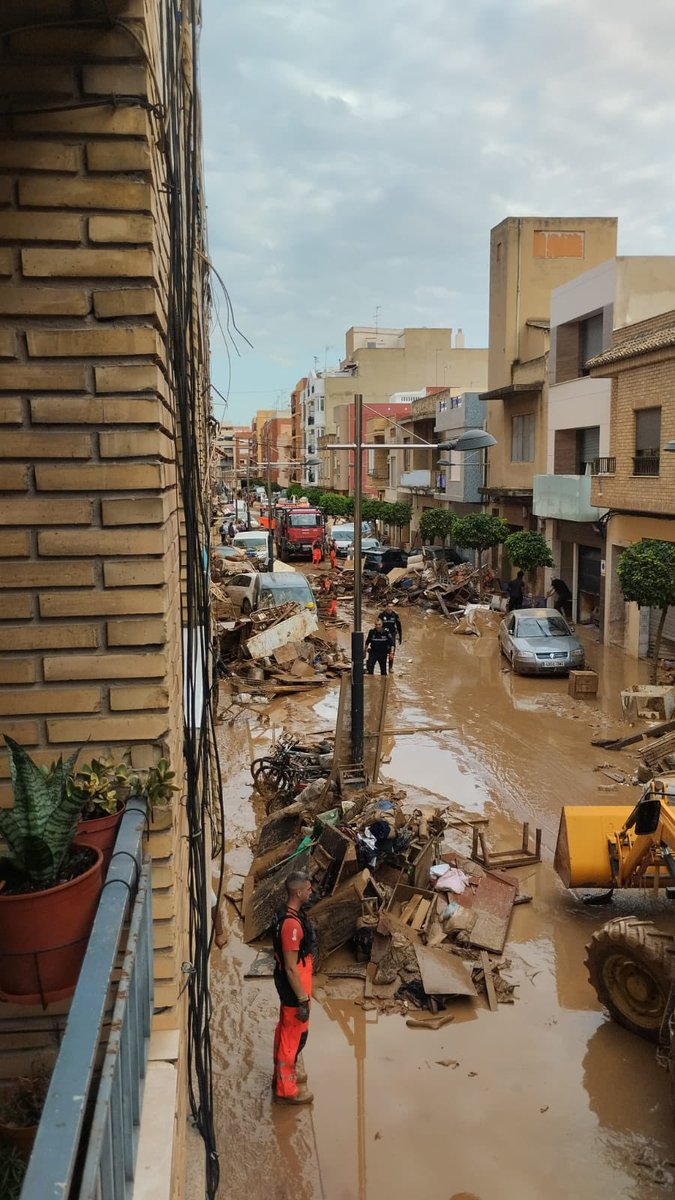 ForteaRebeca's tweet photo. ¿CÓMO QUE ZONA MUY AFECTADA?

¿CÓMO QUE NO SE NOS VA A DECLARAR ZONA CATASTRÓFICA?

SOIS UNOS PEZADO DE HIJOS DE LA GRANDÍSIMA PUTA. TODOS. https://t.co/PNWREoQaZC