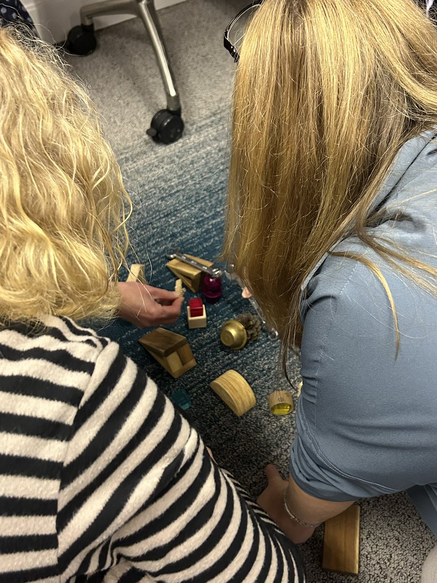 VikkiWynn1's tweet photo. Present at the conference with @BeckyCozensECS ✅
Have fellow delegates play with loose parts ✅
Listen to some great keynotes ✅
Great day so far @ey_TACTYC 🤩 https://t.co/ncxzkVqzTE