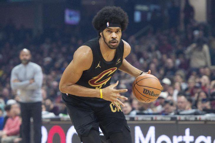FreeCheesePicks's tweet photo. 11/2 NBA POTD #2 🏀 

Jarrett Allen O 7 1H Pts 🔒

CALL ME CRAZY I DON’T CARE! 
I’m going to either look like a genius or a fool today after he scored 0 in the 1H for the 1st time in 667 days

- Allen is over this line 4/4 against MIL and 18 of last 21 games total.

- Allen killed us yesterday hopefully he can redeem himself this line in my opinion is still too good not to take.

JARRETT ALLEN IS BANNED IF THIS DOESN’T HIT!

https://t.co/nQQLi6ldZr