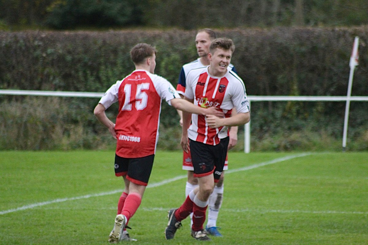 Earlswood Town FC tweet media
