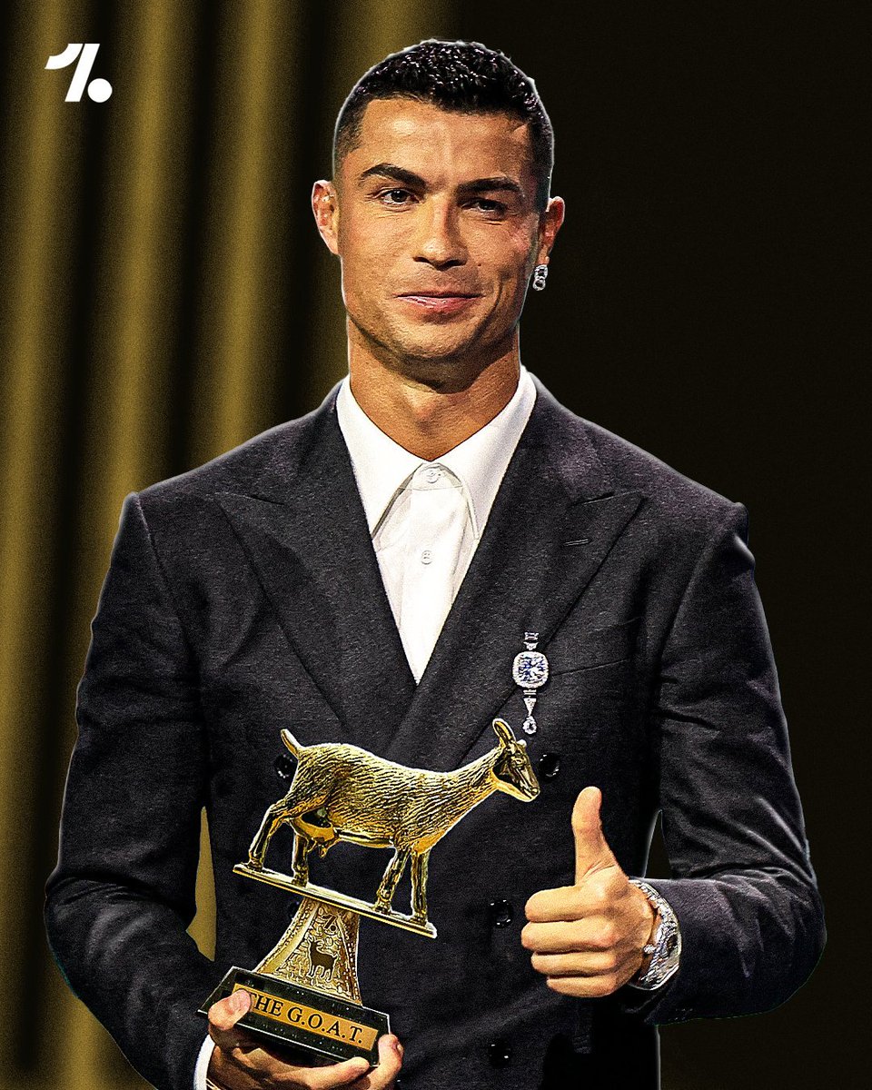 ArobaseGiovanny's tweet image. Cristiano Ronaldo en carrière :

🏟️ 1248 matchs
⚽️ 907 buts
🎯 255 passes décisives

🥇 Meilleur buteur de l'histoire du football
🥇 Meilleur buteur de l'histoire du Portugal
🥇 Meilleur buteur de l'histoire du Real Madrid
🥇 Meilleur buteur de l'histoire de la LDC
🥇 Meilleur…