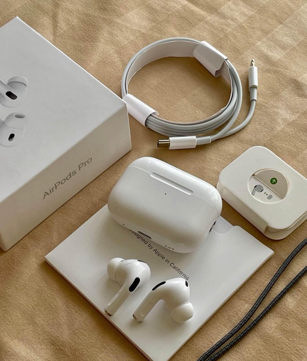 podtechph's tweet image. Airpods Pro 2 for 1,200php ‼️ SALE ‼️

☁️ complete with charger
☁️ brandnew/sealed (limited stocks only)
☁️ dm to order

go get yours now ✨