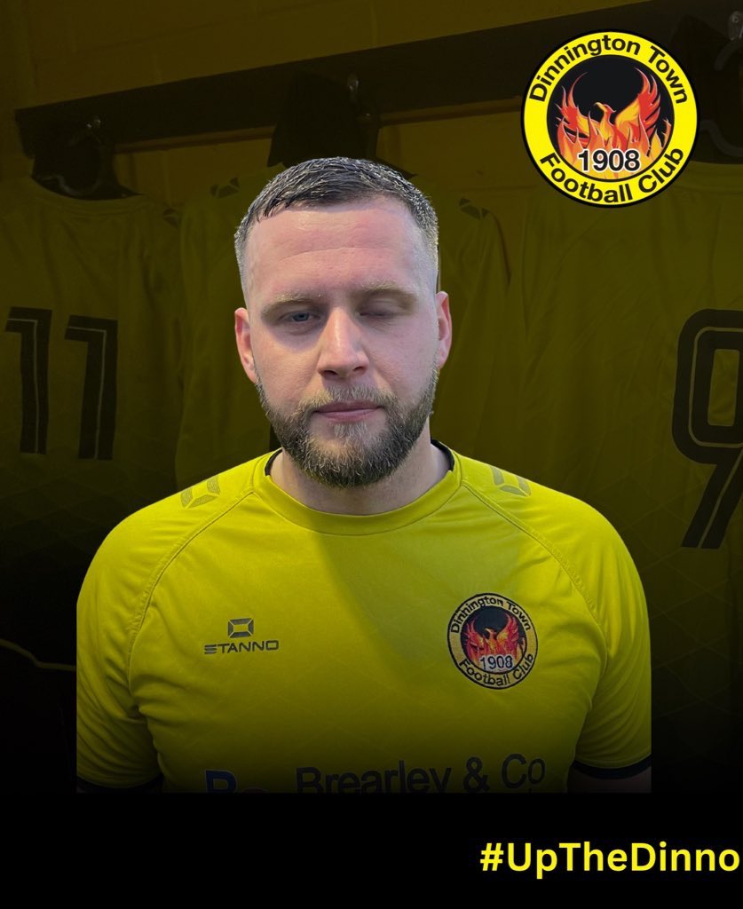 𝗖𝗛𝗔𝗡𝗖𝗘

Will Eades with a chance for a hat-trick, bottles it.