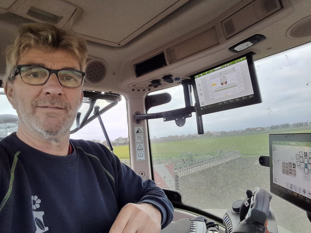 Vandaag mocht de "ouwe"  weer een keer op de spuit. Met "ouwe lullen" muziek van CSN&amp;Y erbij best een leuk werkje.