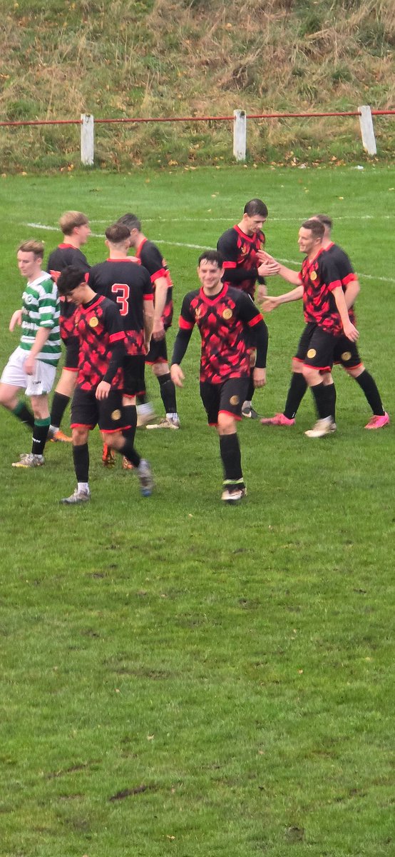 Full time Result -

Thorniewood Utd 5-1 St Anthony’s 

Goals - <a href="/Bobbler11/">Bobby Barr</a> x2 , <a href="/DanielKindlan/">Daniel Kindlan</a> , <a href="/blairmaccdonald/">BLAIR</a> &amp; <a href="/7Alimiller/">Ali Miller</a> ⚽️

Good all round performance again today and another well deserved Win. 🤝