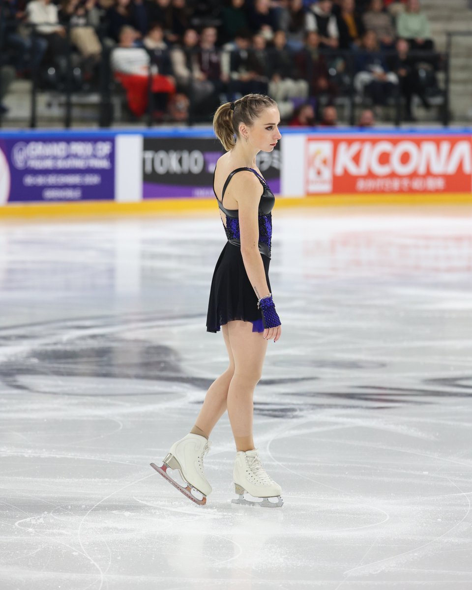 ffsportsdeglace's tweet photo. ✨ Fin de compétition pour la catégorie Dames !
Résultats de nos Françaises
10ème -Lorine SCHILD avec 164.32 points
11ème - Lea SERNA avec 160.91 points
12ème - Clemence MAYINDU avec 121.43 points
Crédits Photo FFSG / Antonin Albert
#GPFra #GPFigureSkating #FigureSkating https://t.co/0fSZiOU1iv
