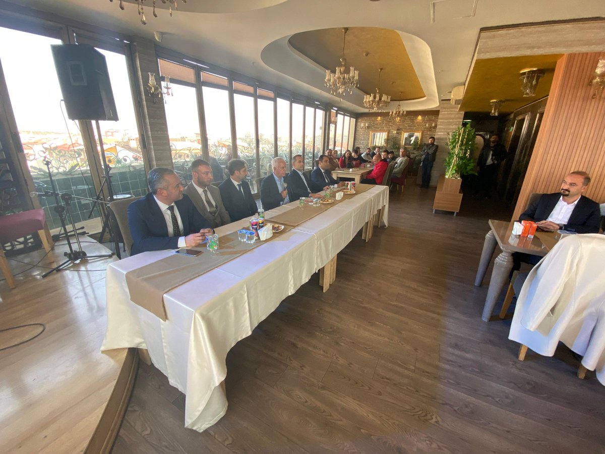 Ülkemizin ve milletimizin yarınlarını  konuşmak üzere şehrimiz #Sivas'a gelen kıymetli başkanımız Sayın <a href="/korayaydintr/">Koray Aydın</a>'a teşekkür ederiz.