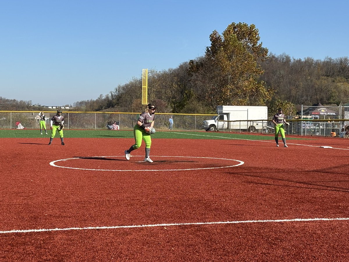 RCVENOM09's tweet photo. 2-0 on the day so far with an 11-0 victory over the Pgh Predators 18u! @AddiZdinak w/ 2 hits, 3 RBIs &amp; 2 runs while @rileyponchek added 2 hits as well. @TheLilG14 pitched 2 innings w/ 7 Ks &amp; @lila_kimmel came on in relief to pitch one scoreless inning. Next game at 1:30! 🥎🧹🥎🧹 https://t.co/ypyZxPFddz