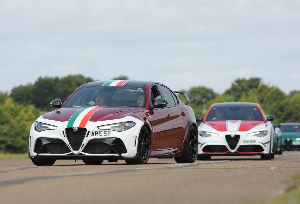 AROC_UKofficial's tweet photo. Alfa Romeo Giulia GTAm ❤️🇮🇹
AROC Member's car at National Alfa Day 🇮🇹
#AlfaRomeo #Giulia #GTAm #AROC https://t.co/TlIXzqGI7X