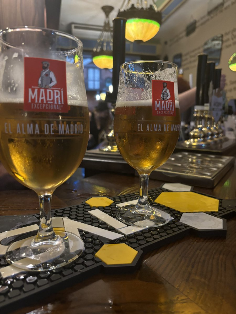 b1ue_cow's tweet image. We’re here 🩵 #York #Skylights