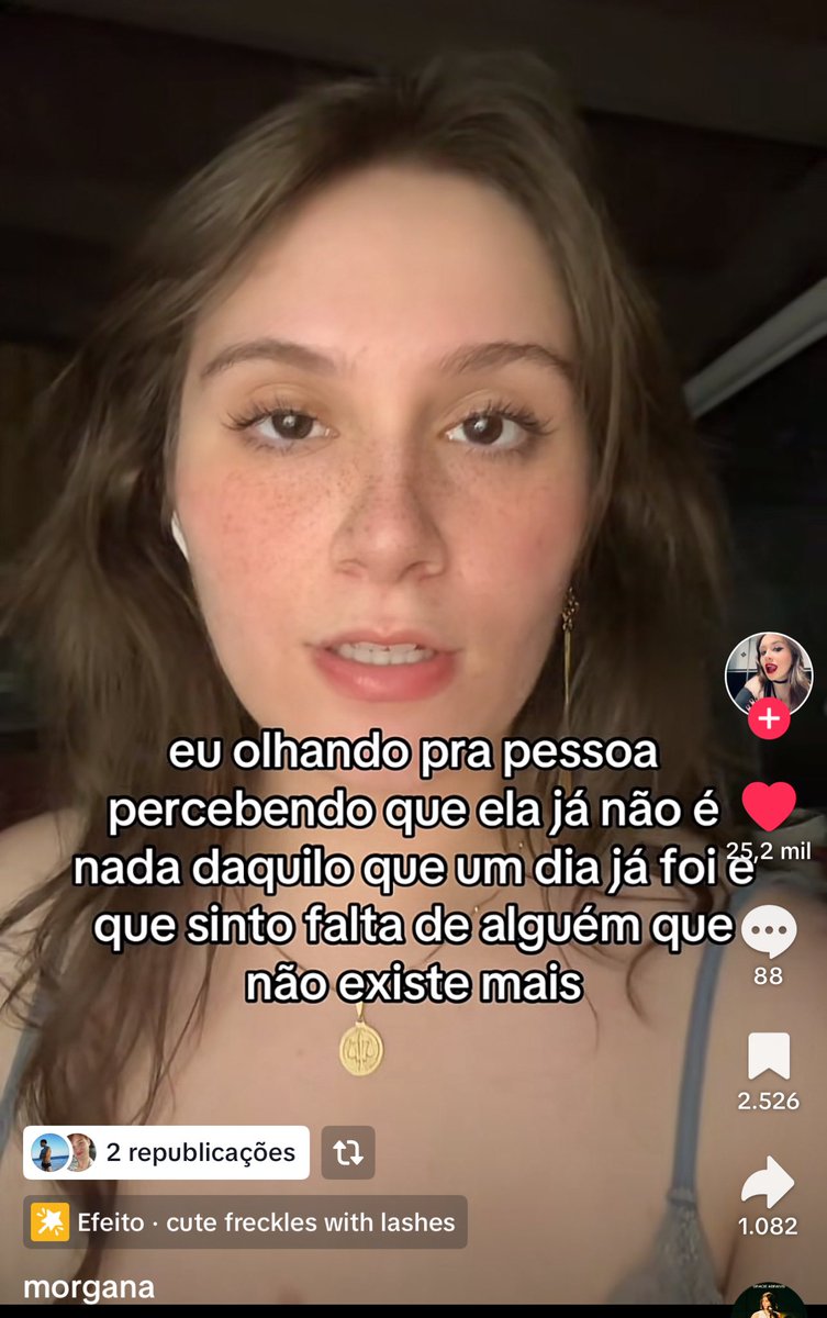 Bizarro amar versões de pessoas que não existem mais e as vezes odiar também