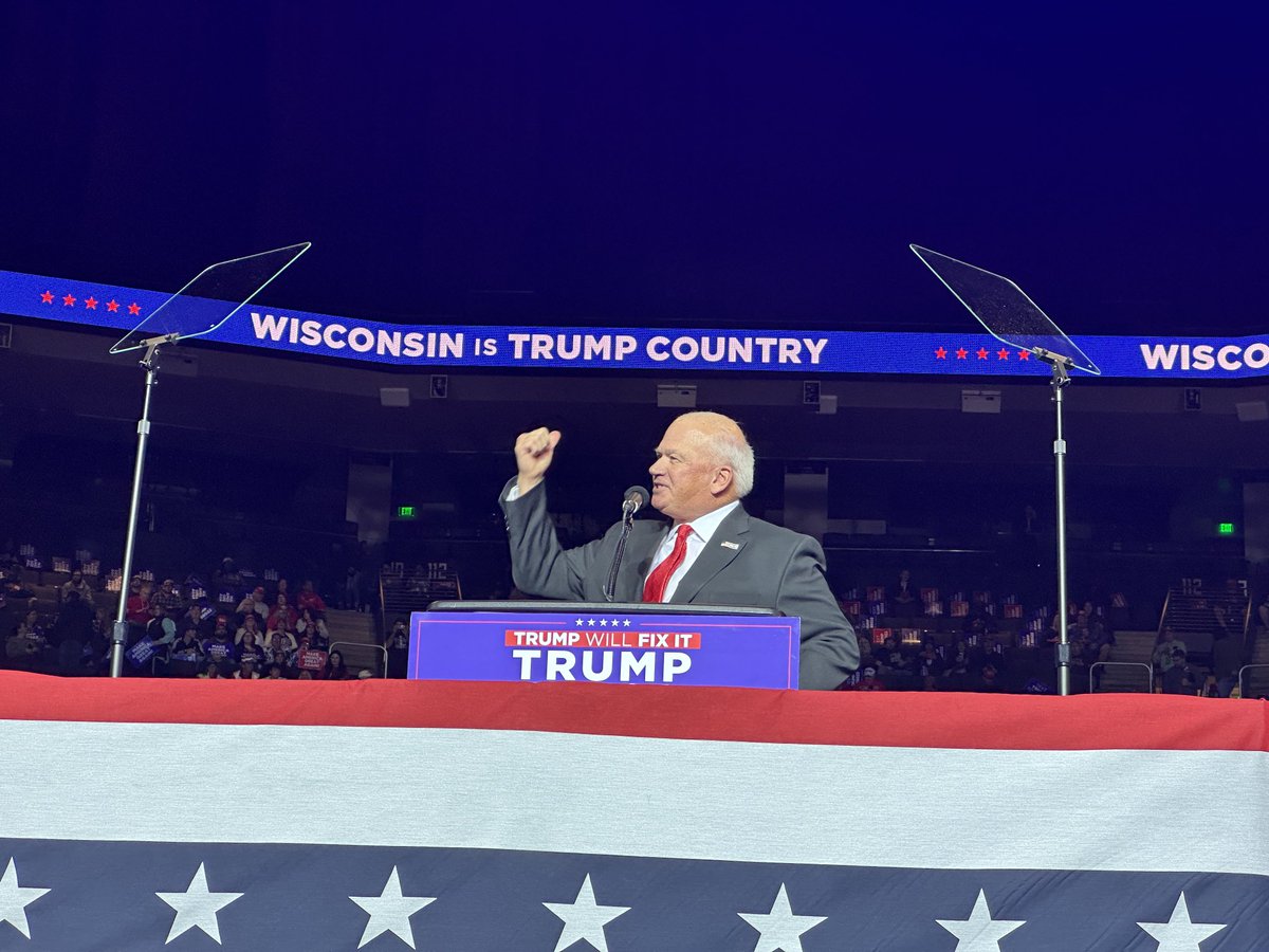 FitzgeraldForWI's tweet image. Honored to join ⁦@realDonaldTrump⁩ last night. Let’s turn Wisconsin Red! We are Trump  Country!